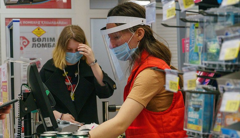 People wearing masks in Nur-Sultan